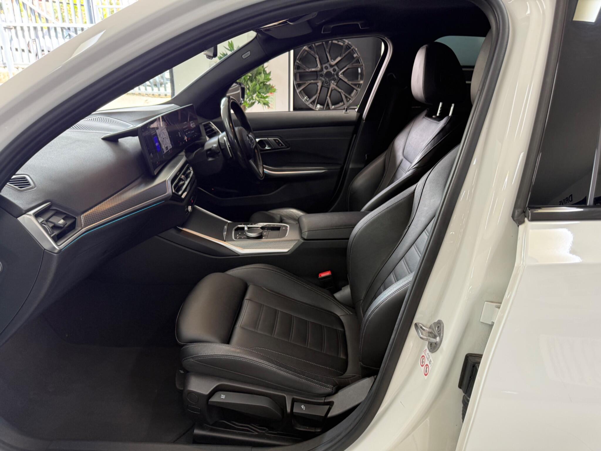 BMW 3 Series view 40