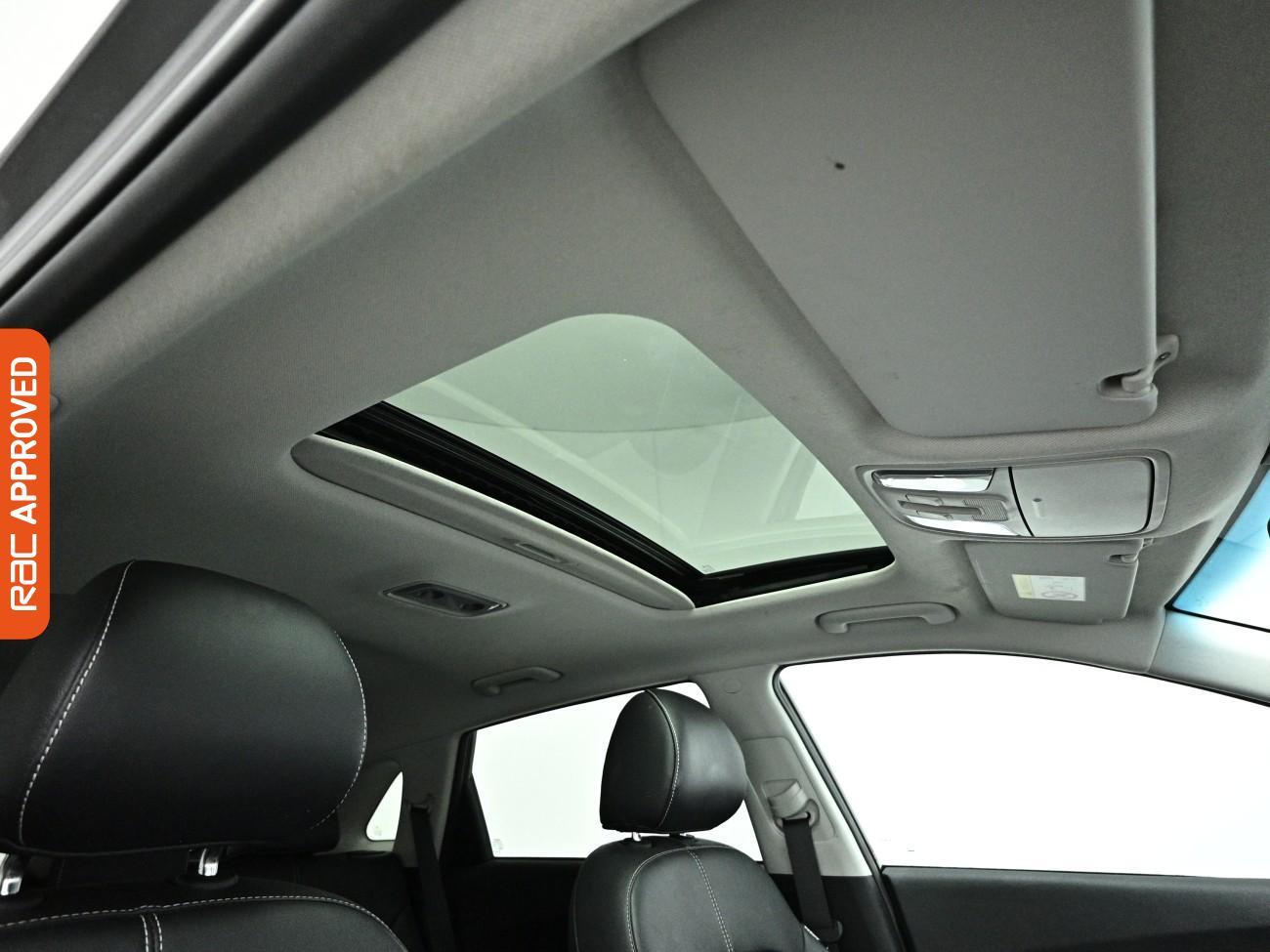 Kia Niro view 3