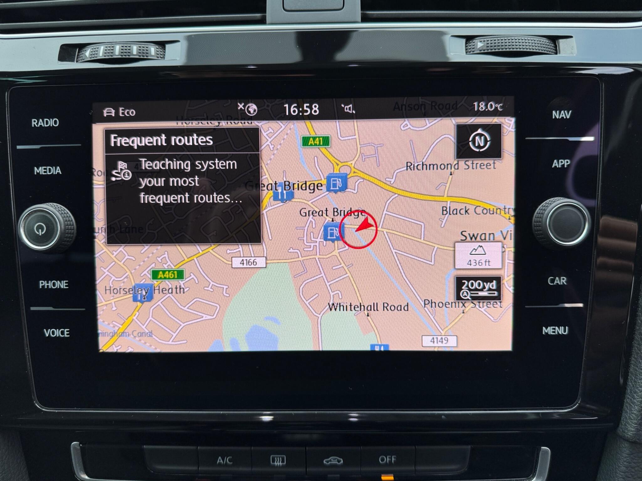Volkswagen Golf view 34