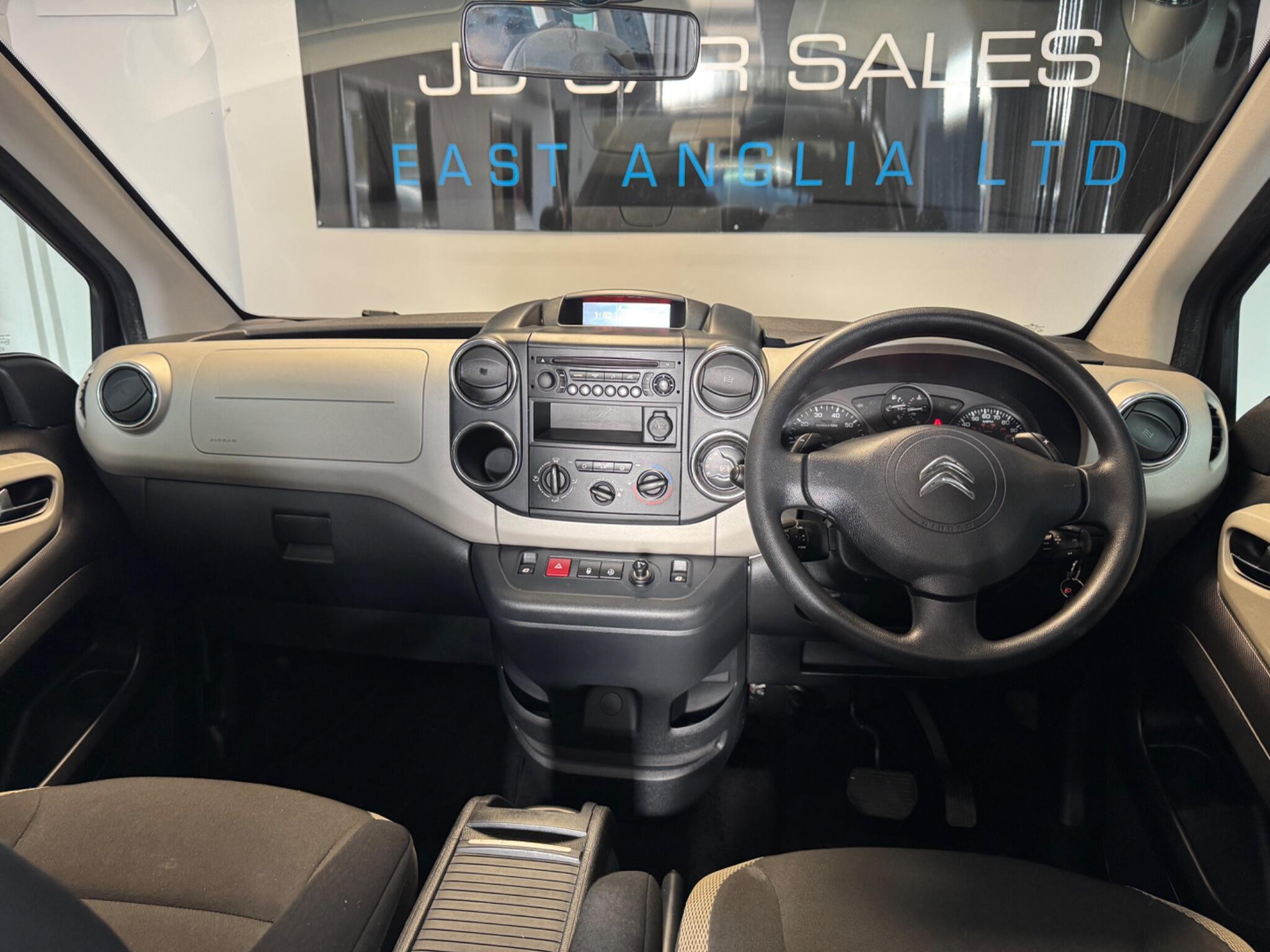 2014 Citroen Berlingo 1.6 e-HDi Airdream XTR Multispace MPV ETG6 Euro 5 (s/s) 5dr • 41,000 miles image 26
