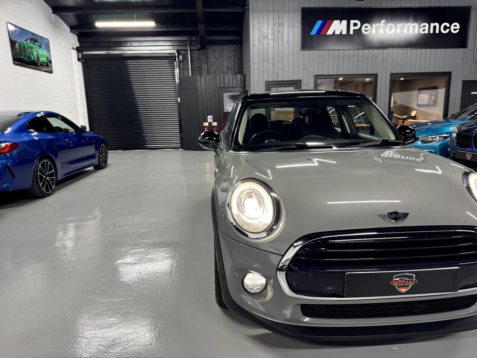 Mini Cooper view 24