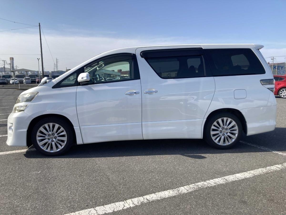 Toyota Vellfire view 5