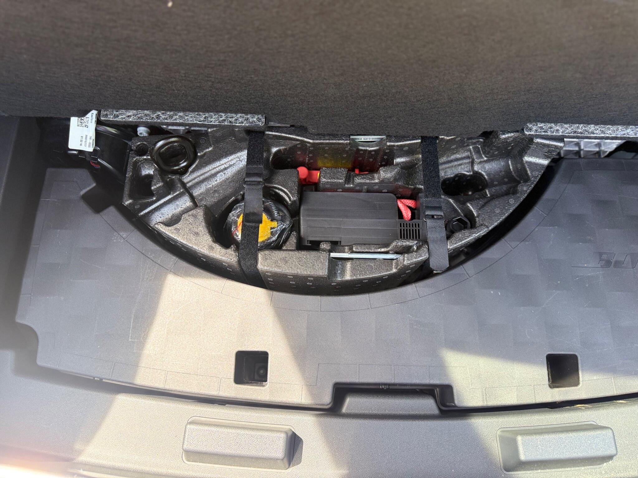 Porsche Cayenne view 13