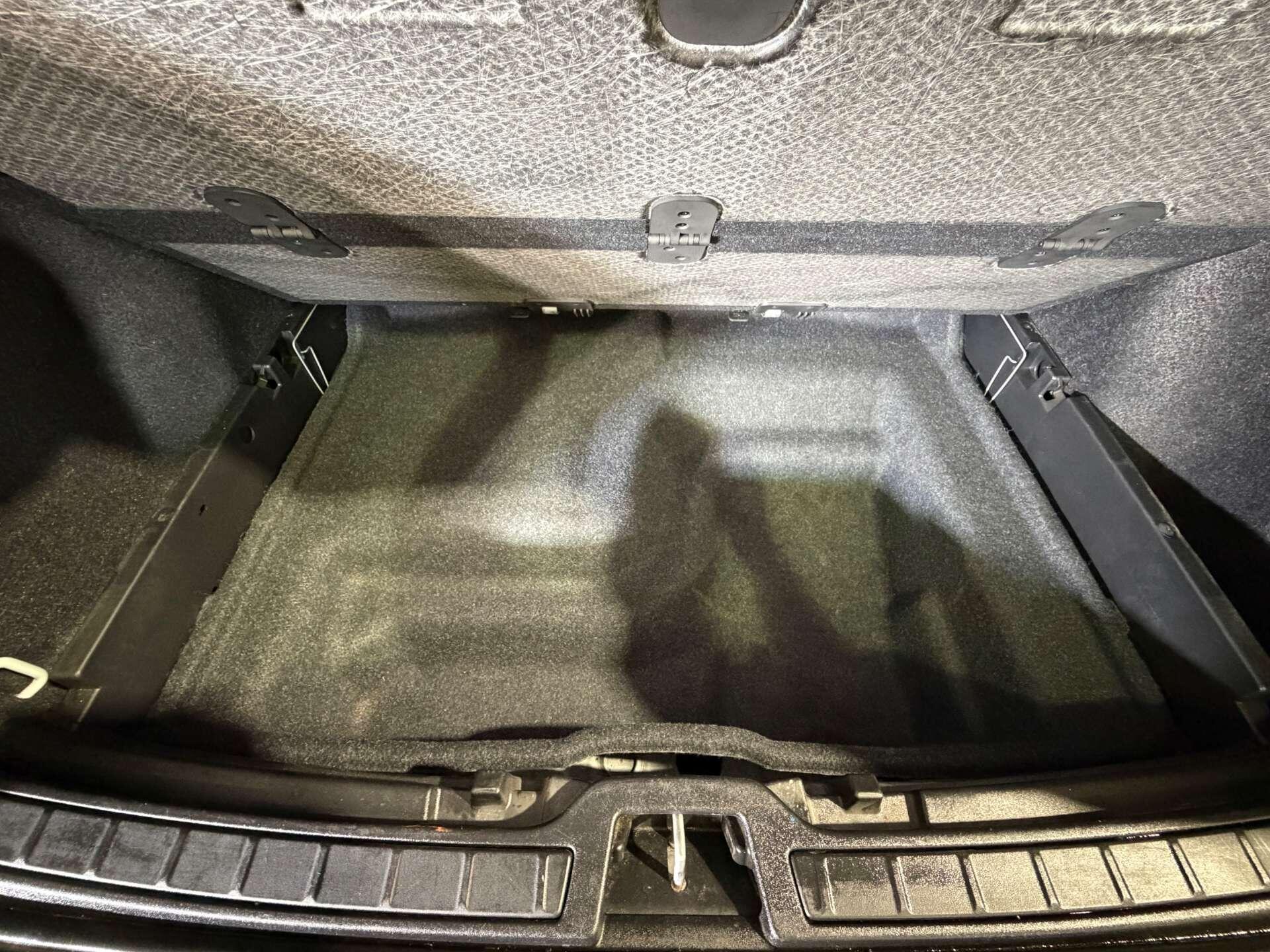Volvo XC40 view 12