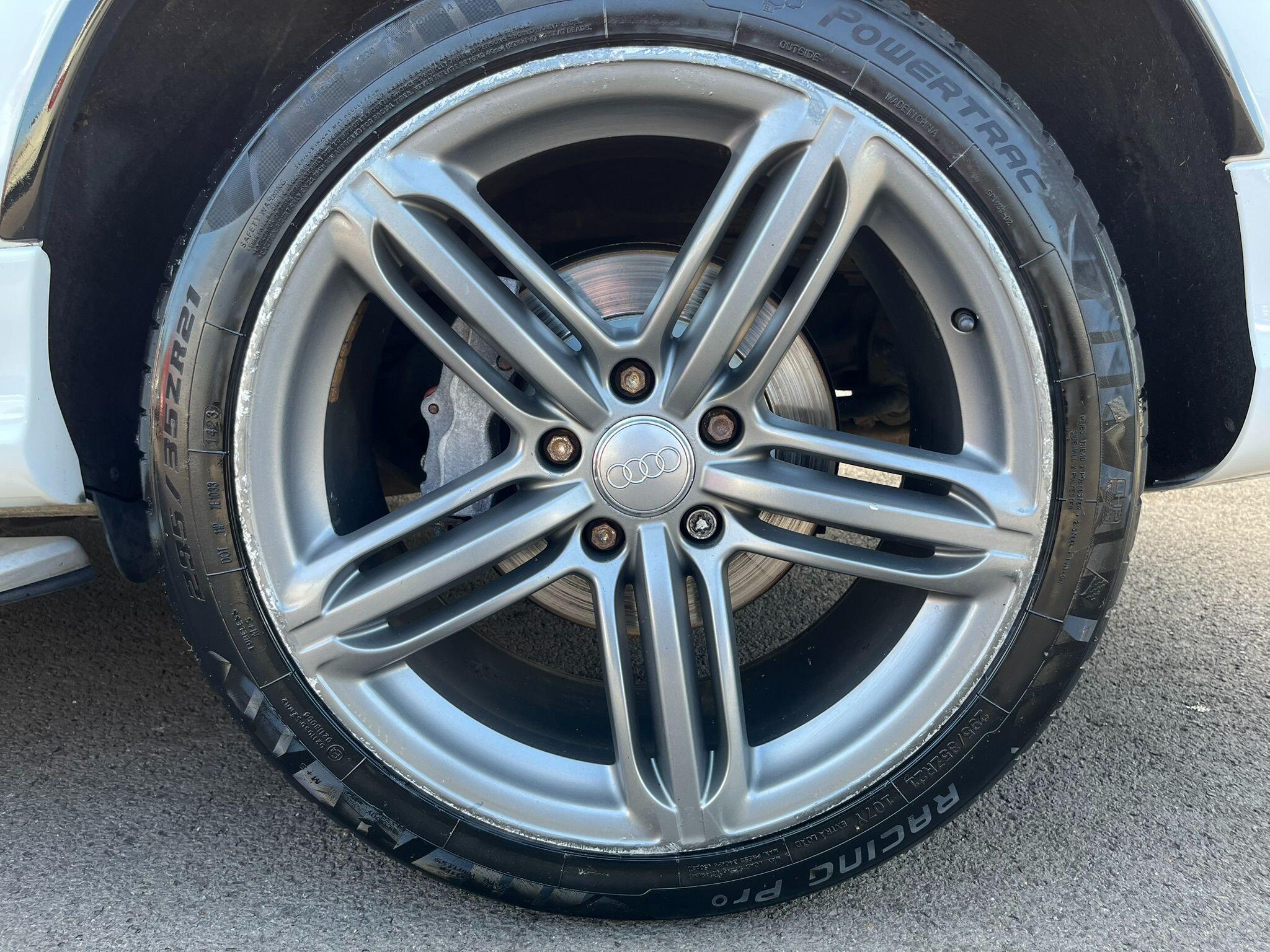 Audi Q7 view 33