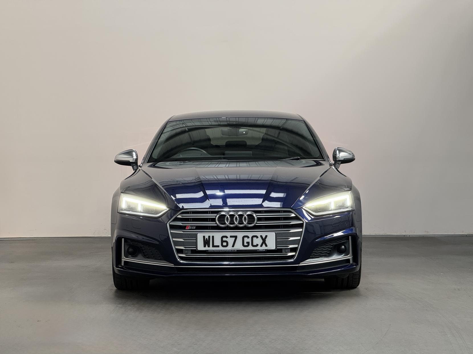 Audi S5 view 3