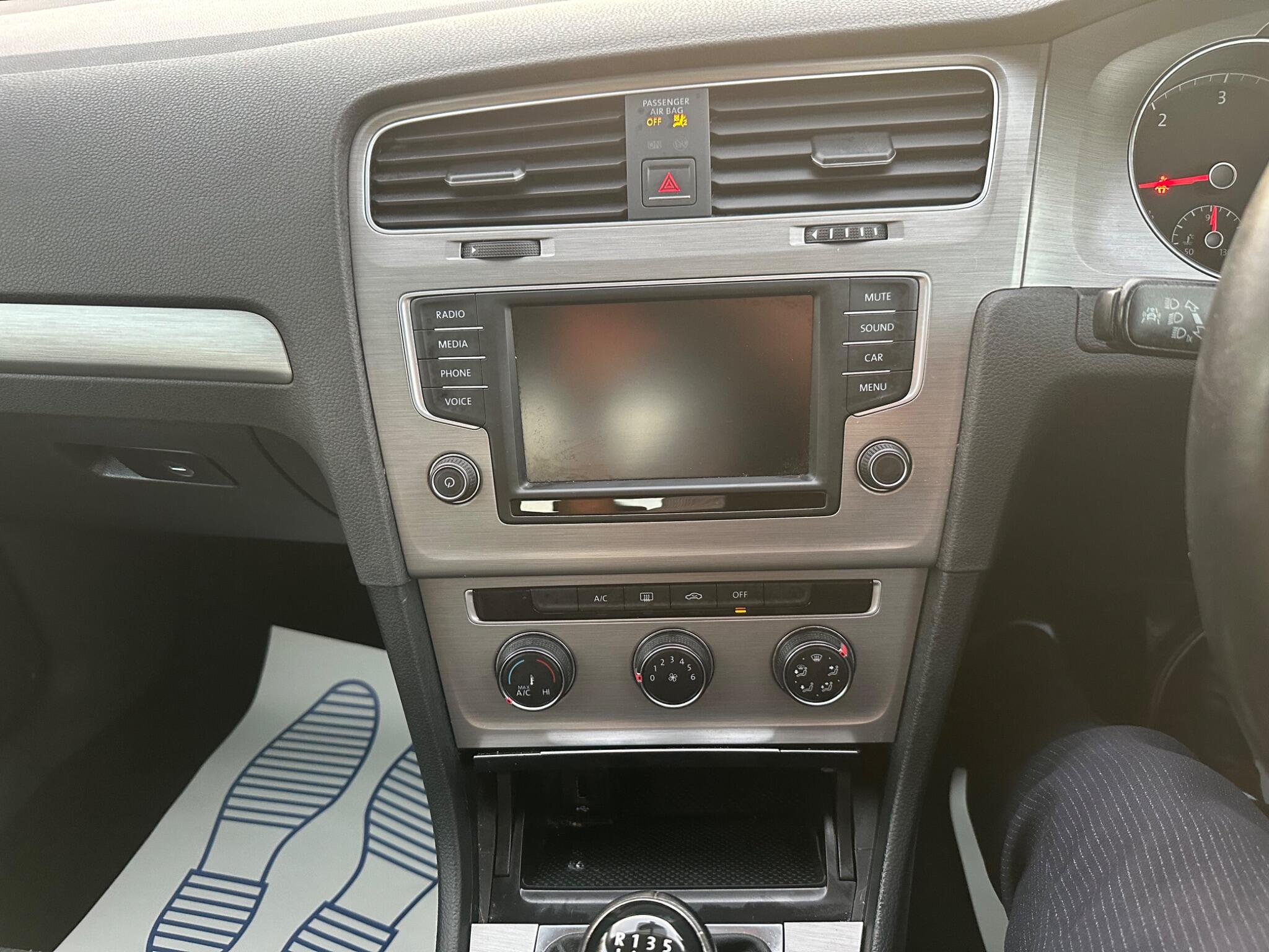 Volkswagen Golf view 39