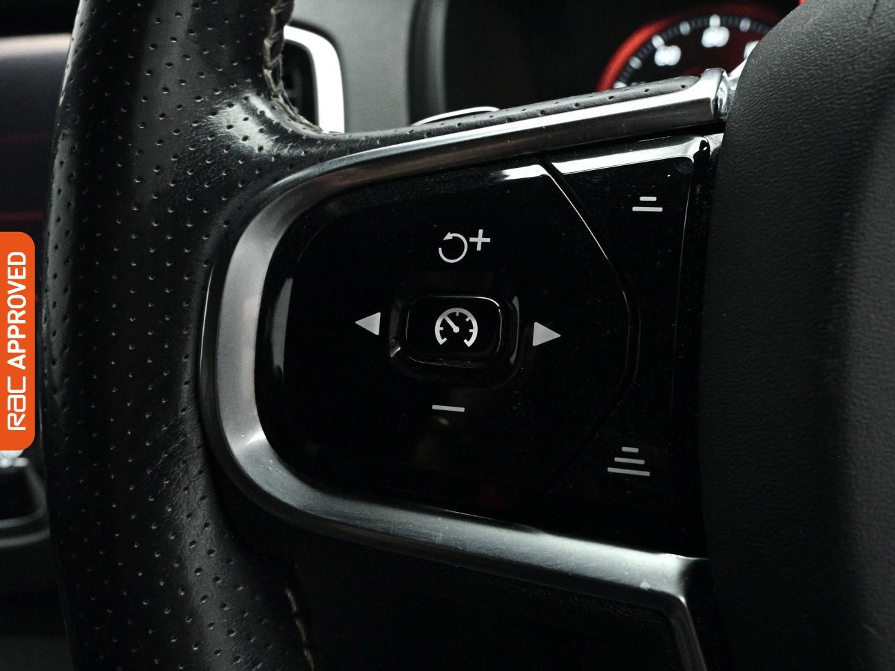 Volvo XC90 view 24