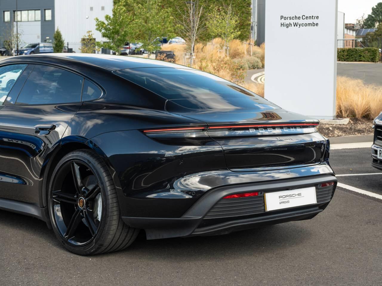 Porsche Taycan view 8