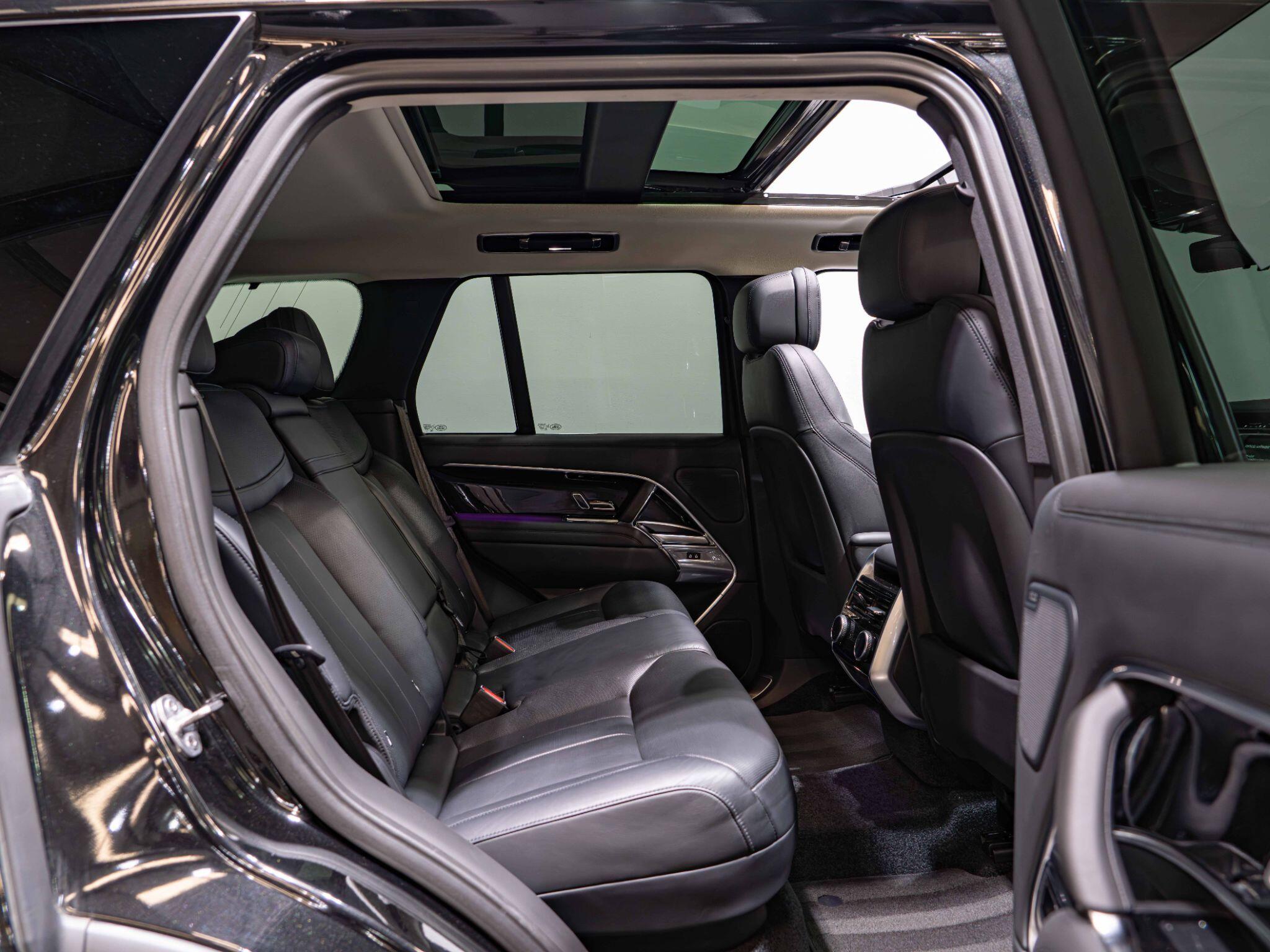Land Rover Range Rover view 26