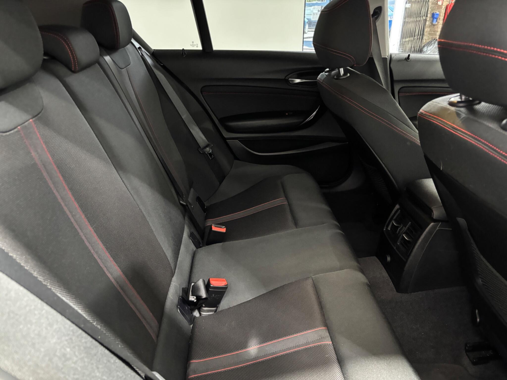 BMW 1 Series view 17
