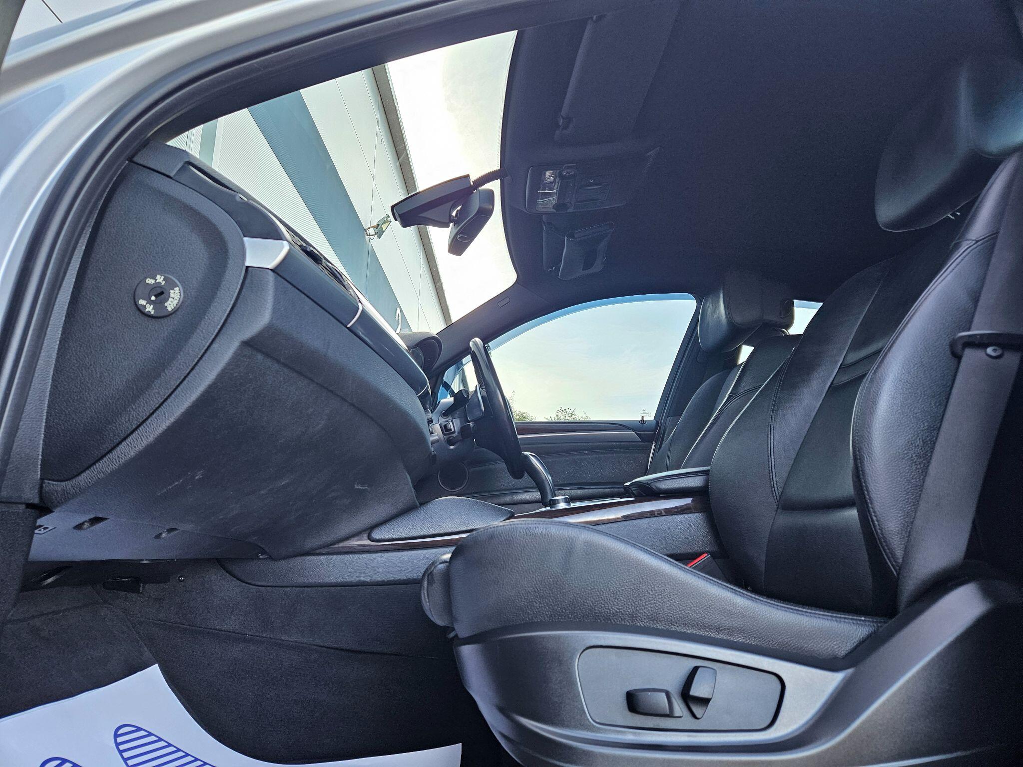 BMW X6 view 11