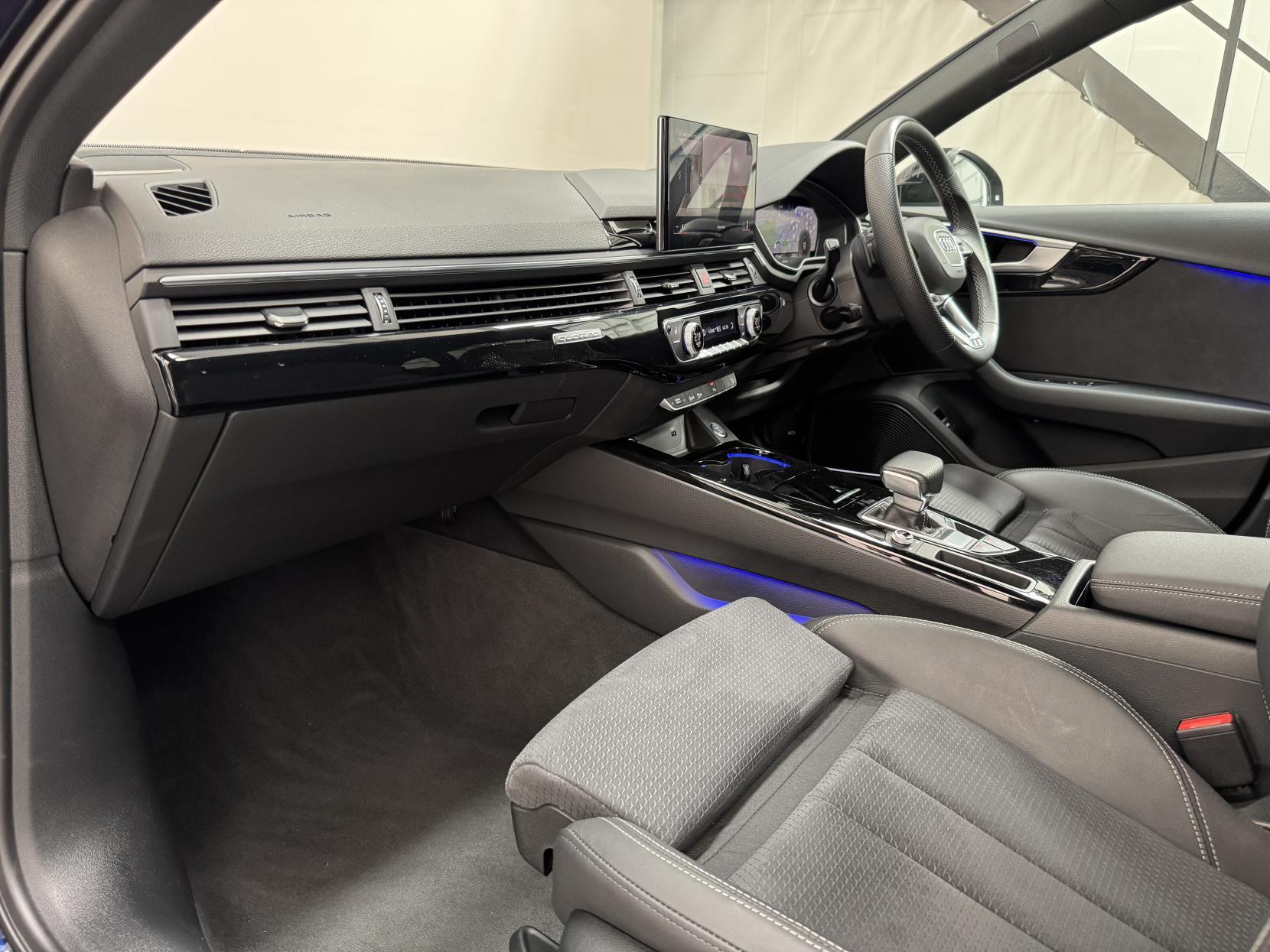 Audi A4 Avant view 42