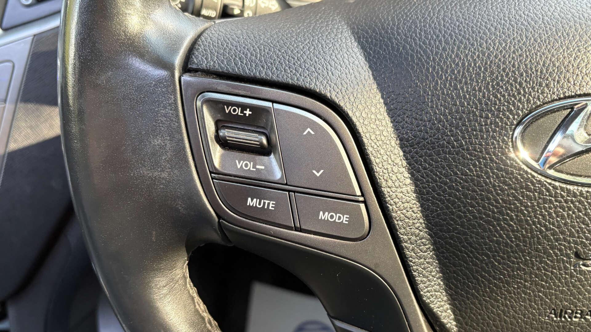 Hyundai Santa Fe view 17