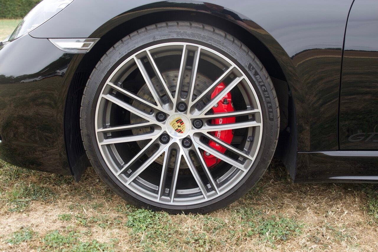 Porsche Cayman view 61