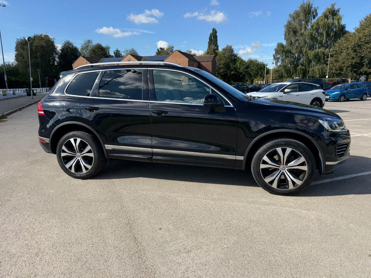 Volkswagen Touareg view 54