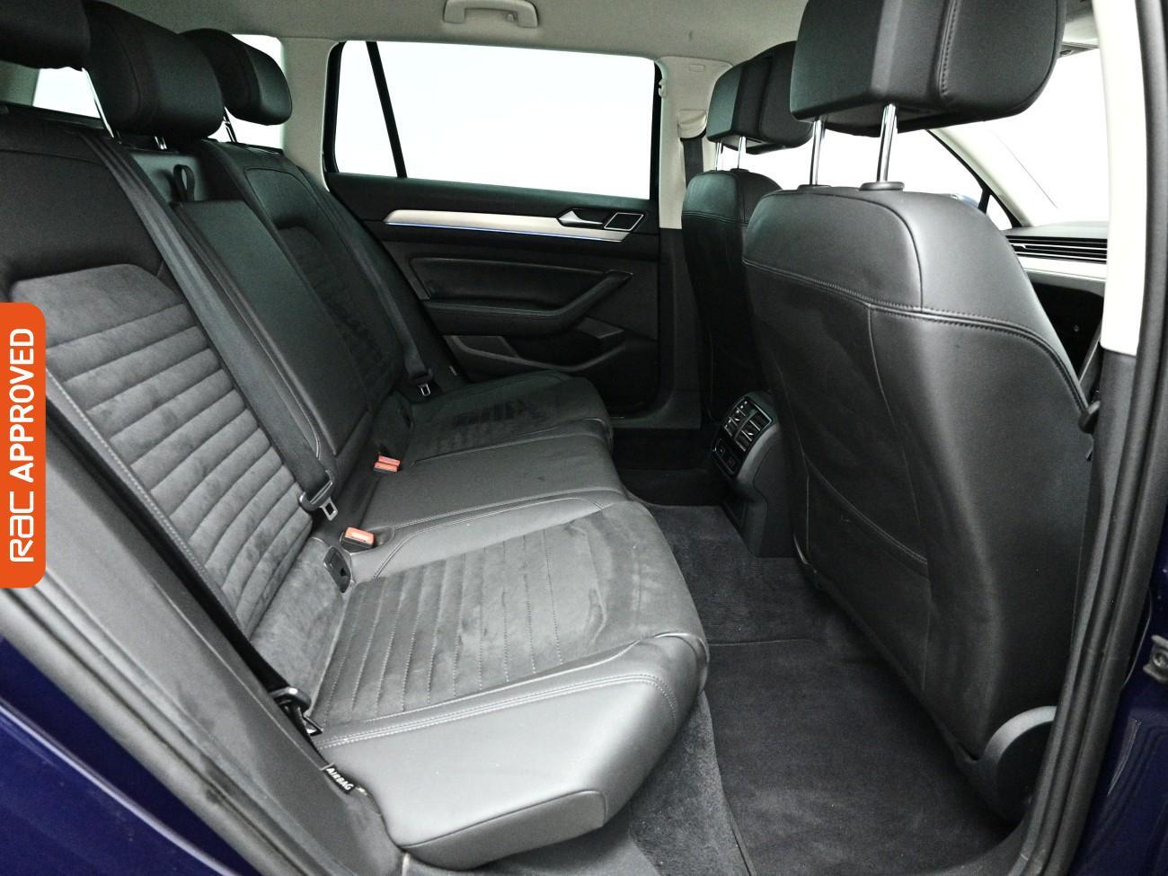 Volkswagen Passat view 13