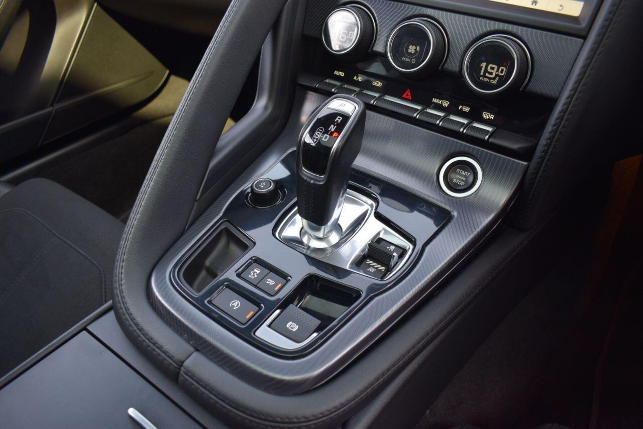 Jaguar F-Type view 21