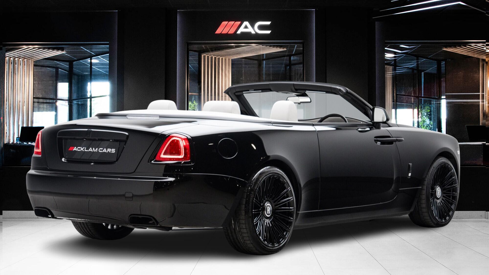 Rolls-Royce Dawn view 4