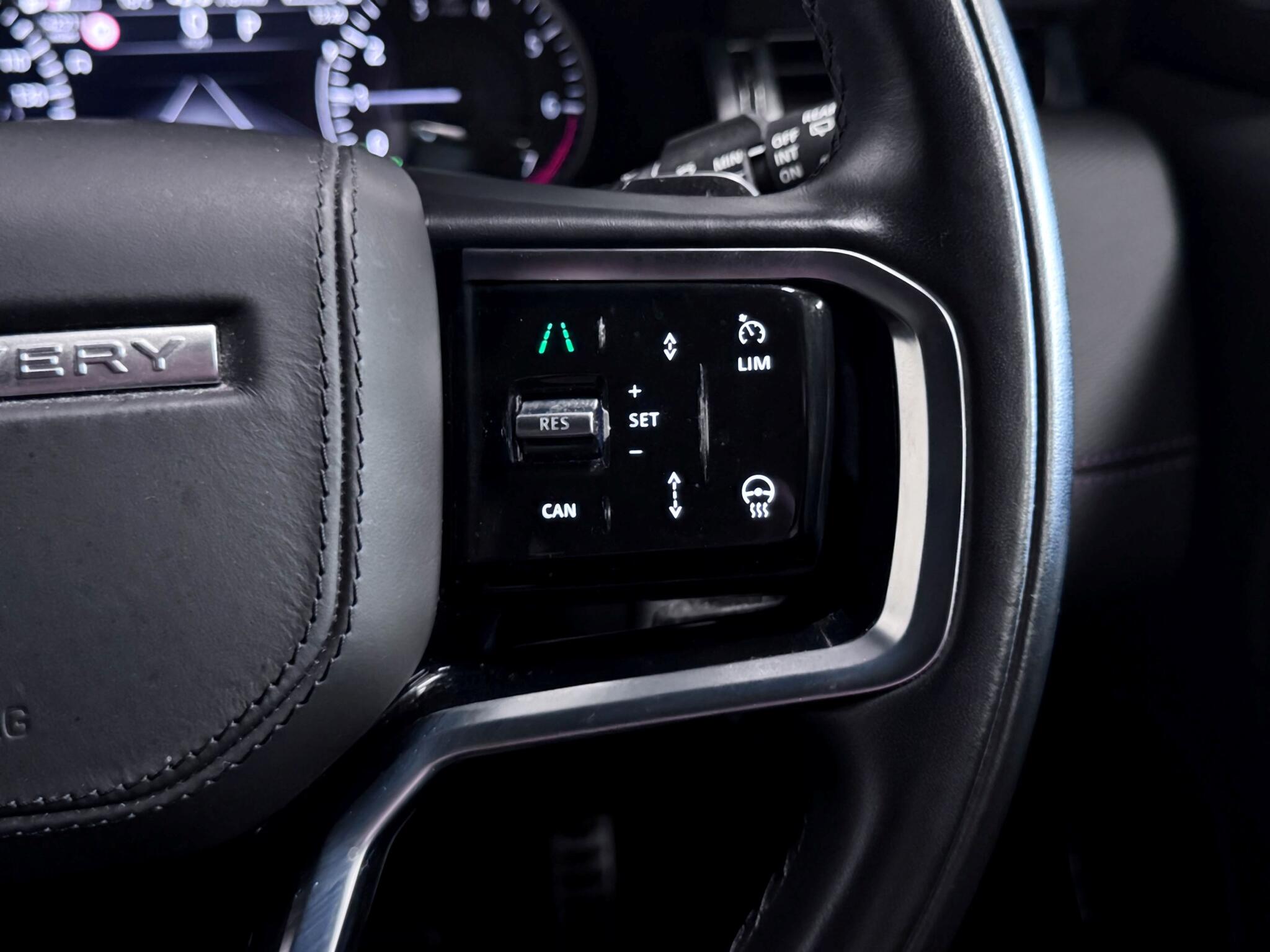 Land Rover Discovery Sport view 34