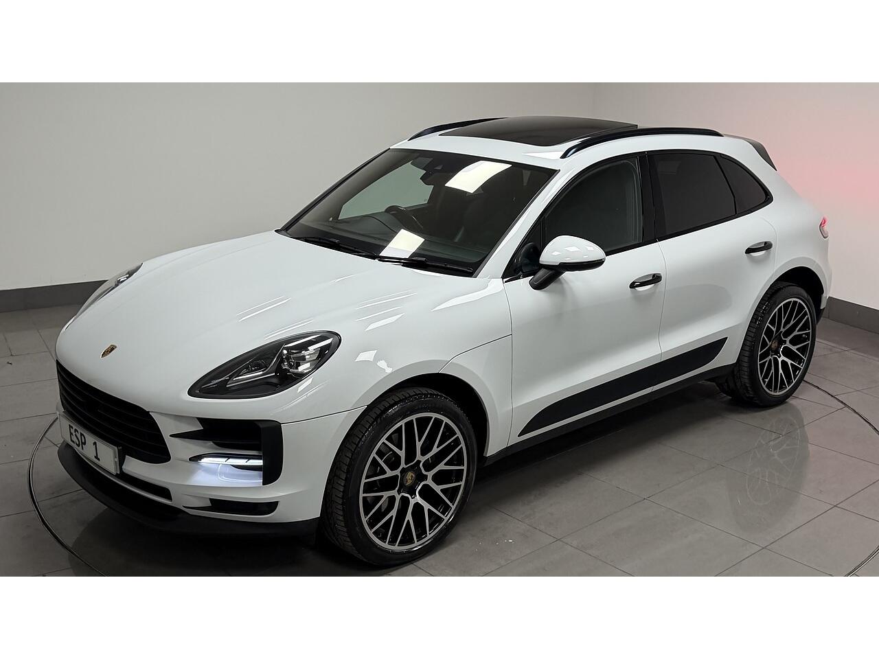 Porsche Macan view 13