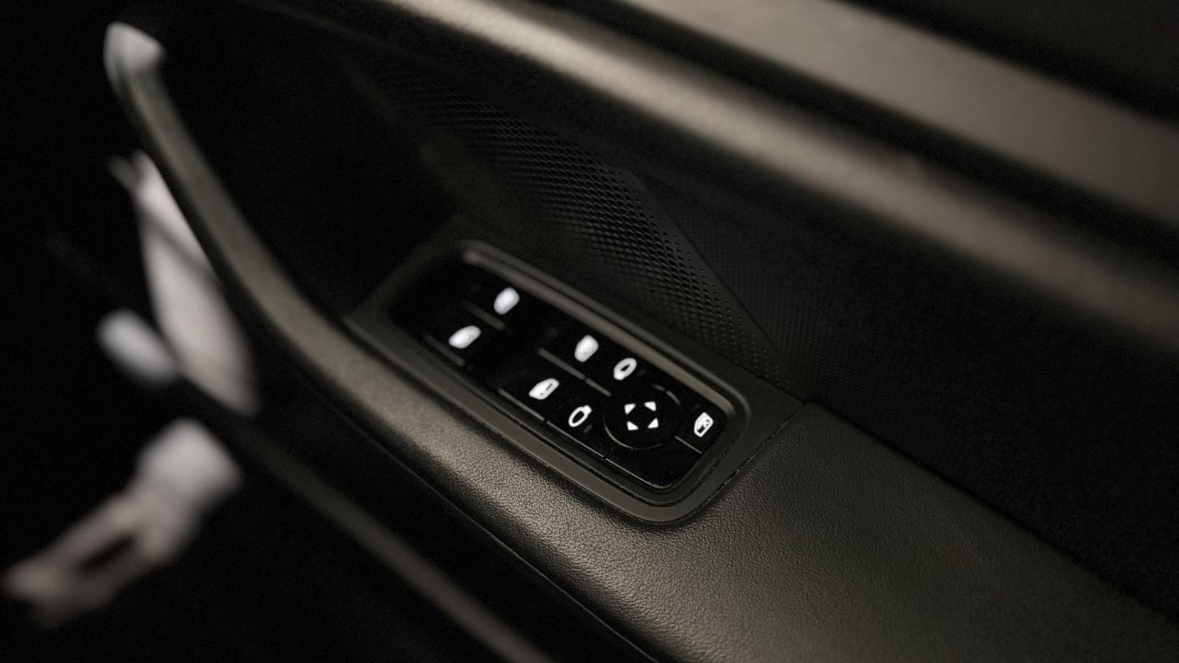 Porsche Taycan view 26