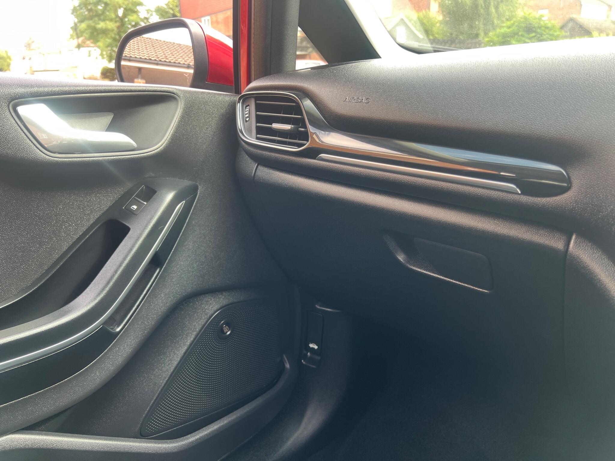 Ford Fiesta view 52