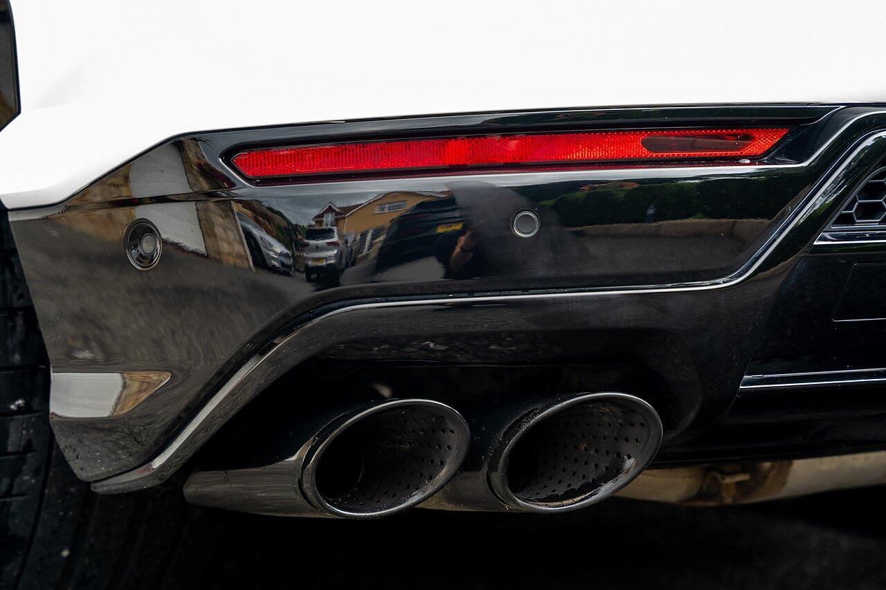 Lamborghini Urus view 15
