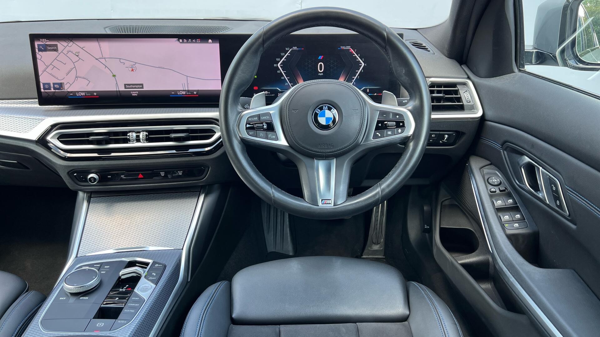 BMW 3 Series view 5
