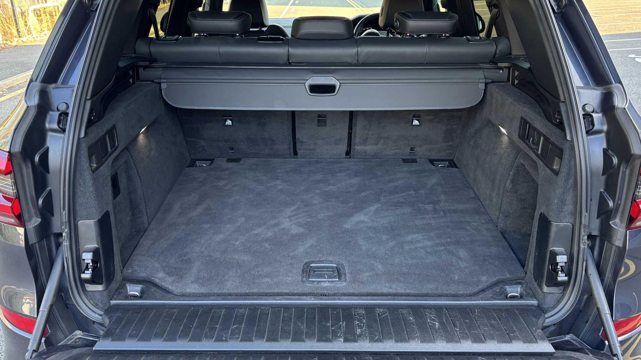 BMW X5 view 20