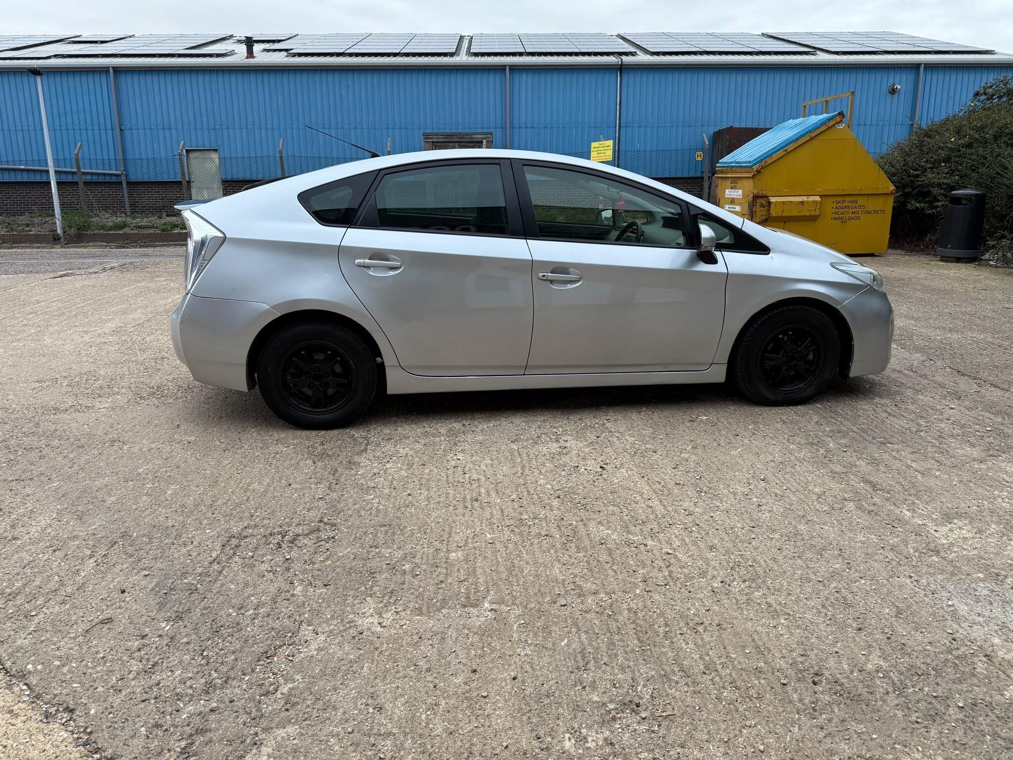 Toyota Prius view 8