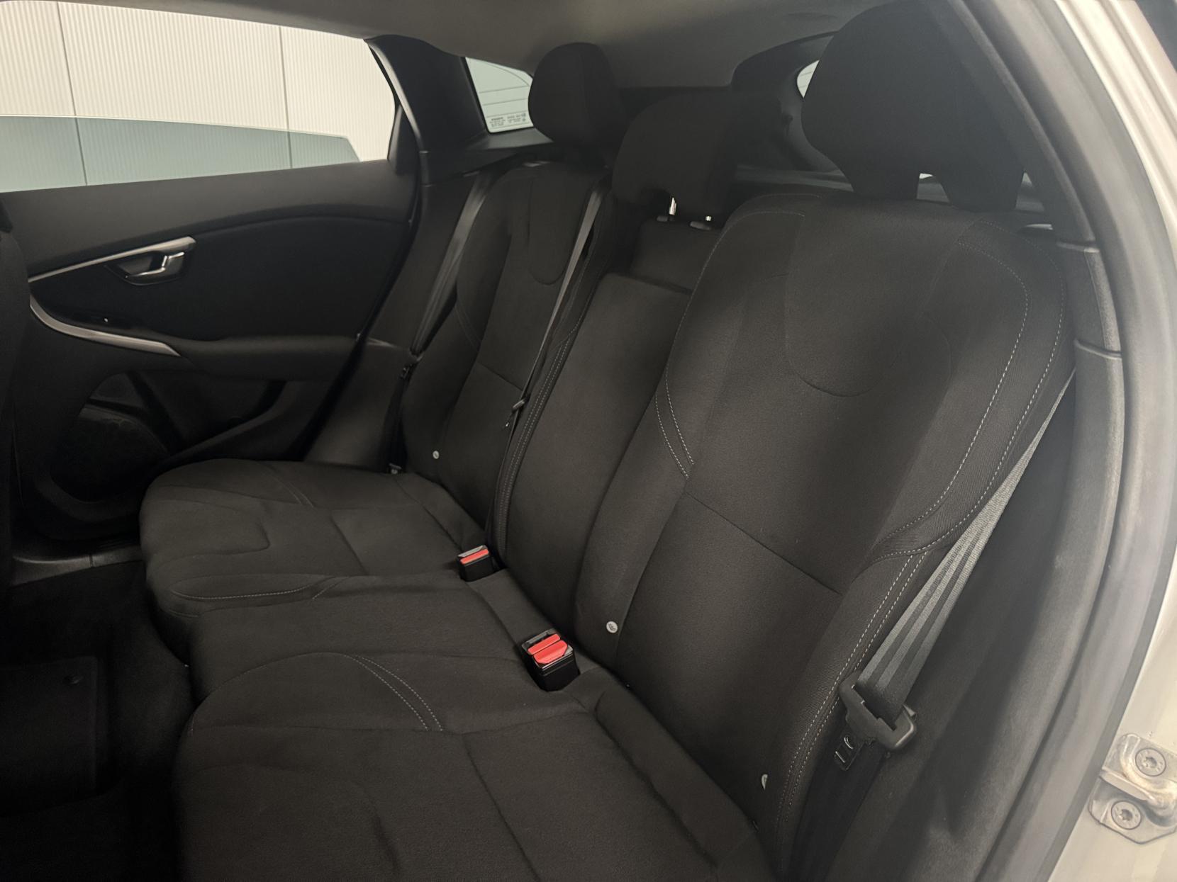 Volvo V40 view 62