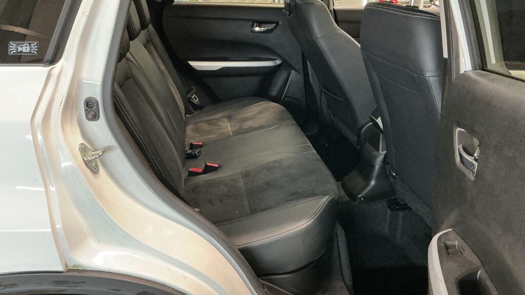Suzuki Vitara view 17