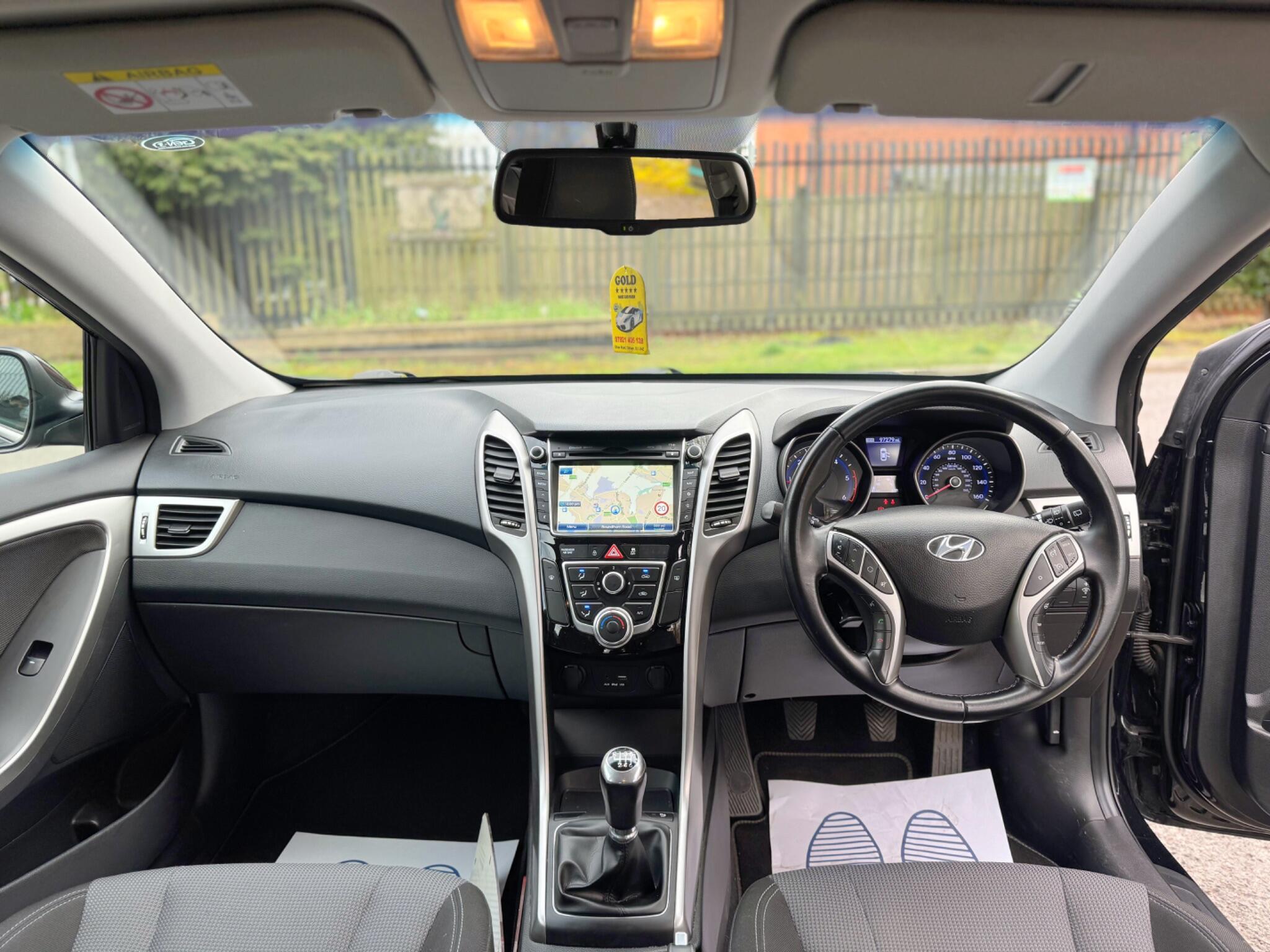 2016 Hyundai i30 1.6 CRDi Blue Drive SE Nav Euro 6 (s/s) 5dr image 38