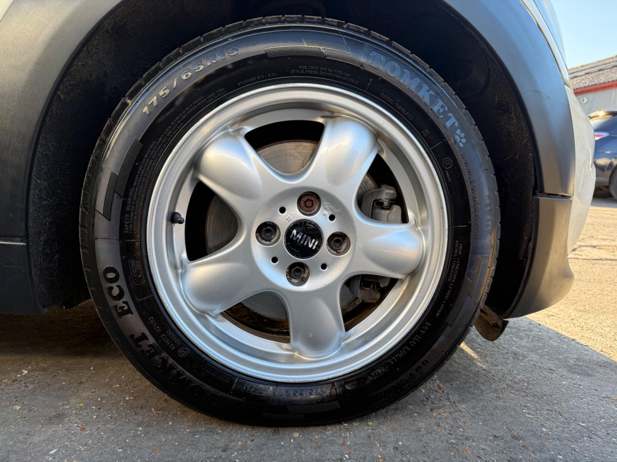 Mini Cooper view 10