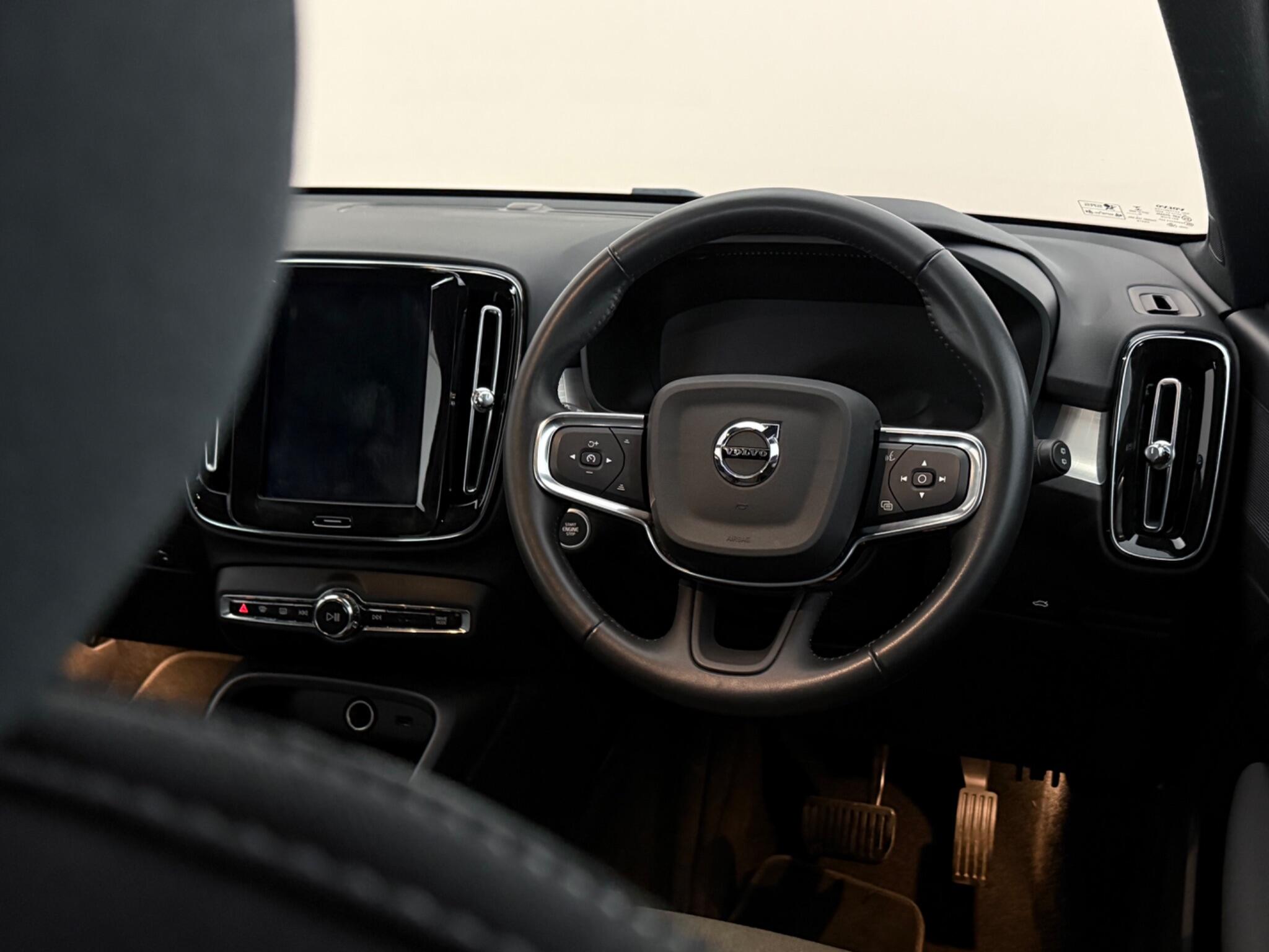 Volvo XC40 view 22