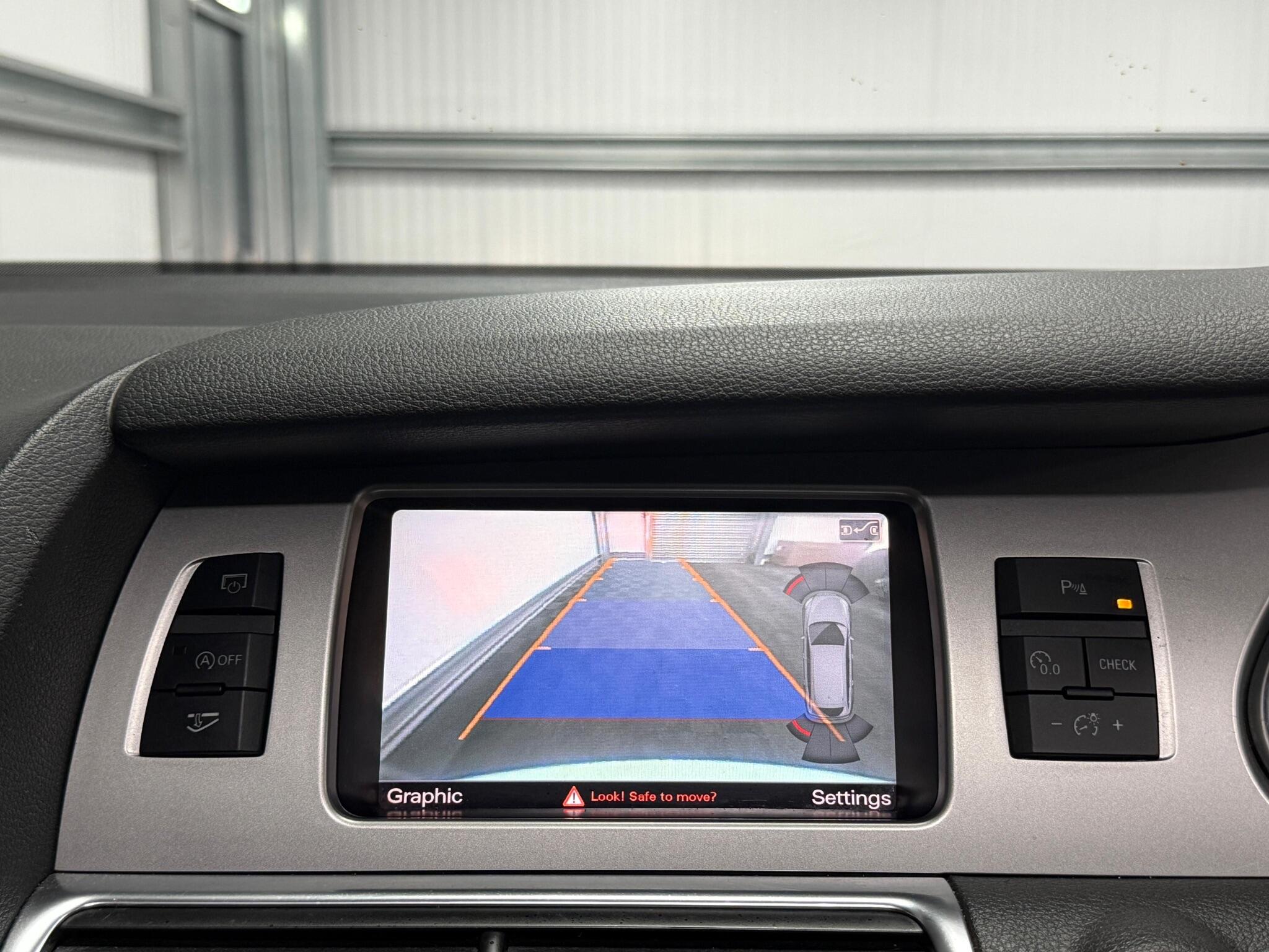 Audi Q7 view 34
