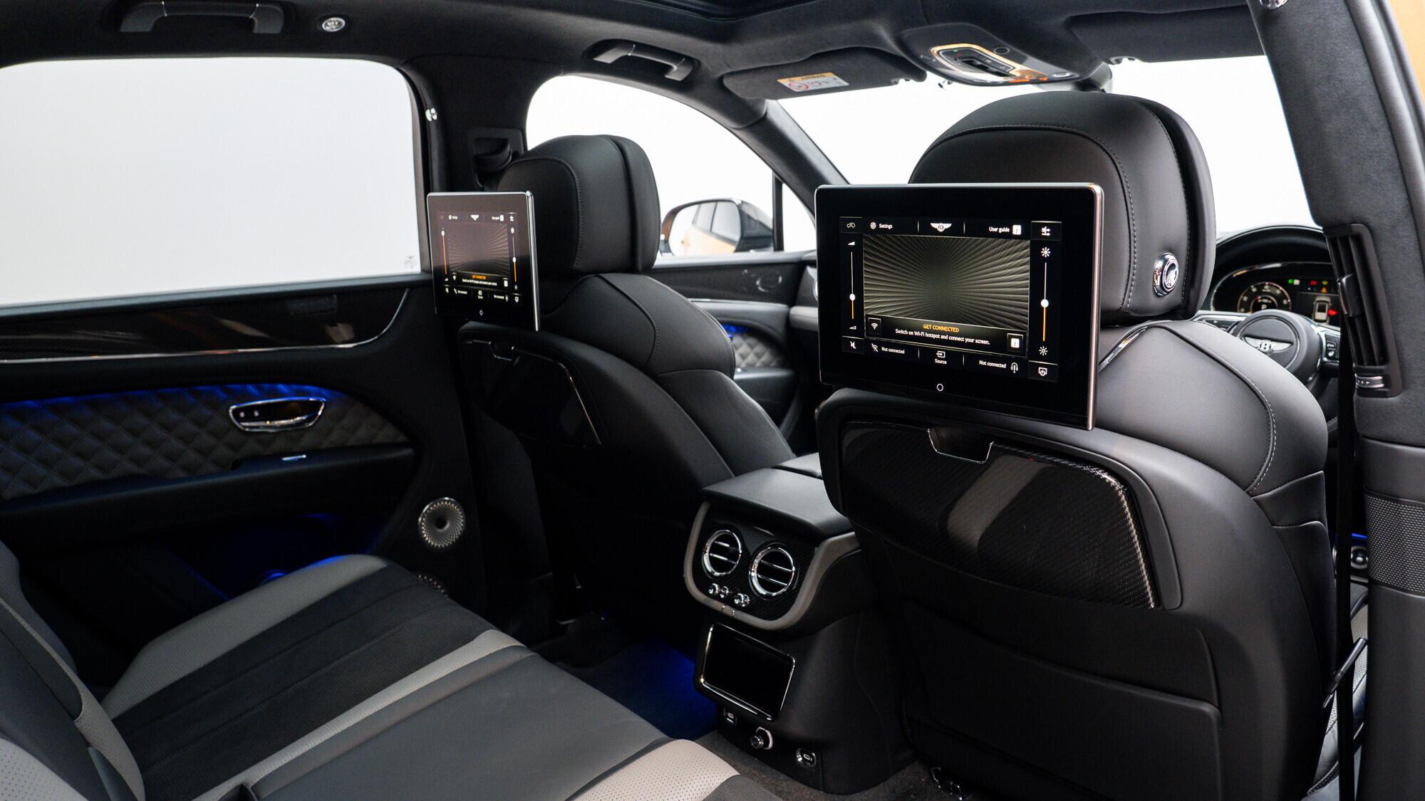 Bentley Bentayga view 8