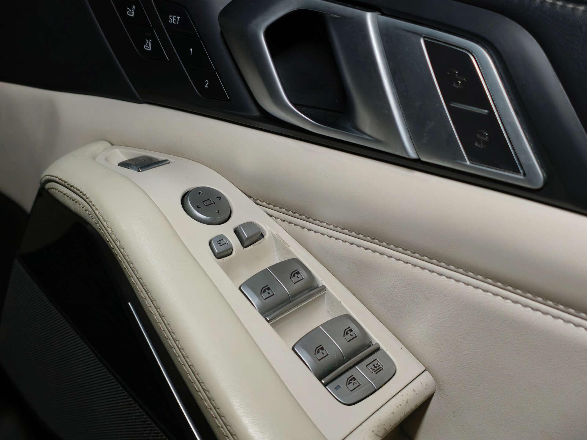 BMW X7 view 37