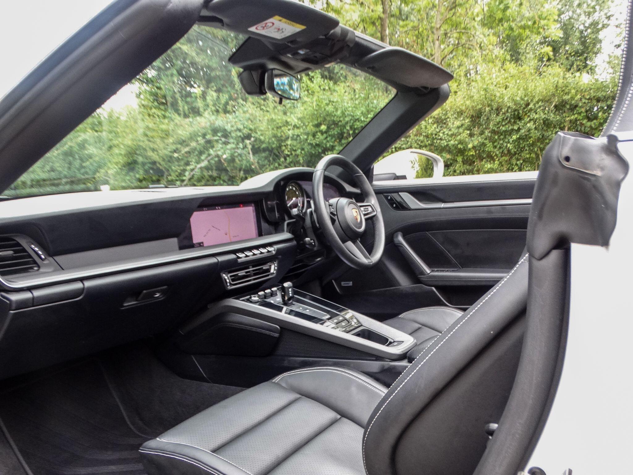 Porsche 911 view 14