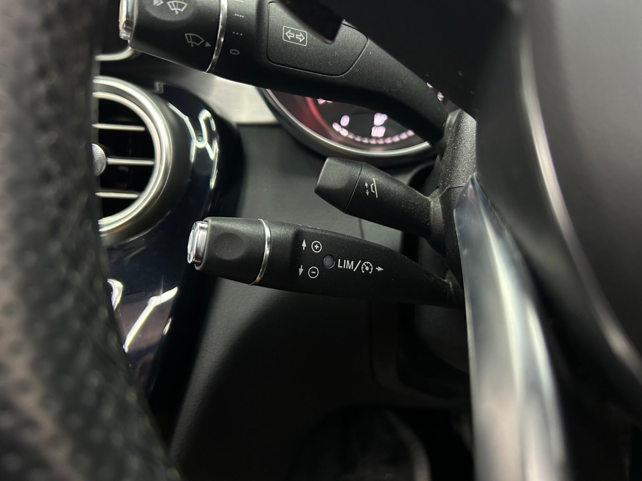 Mercedes-Benz C Class view 26