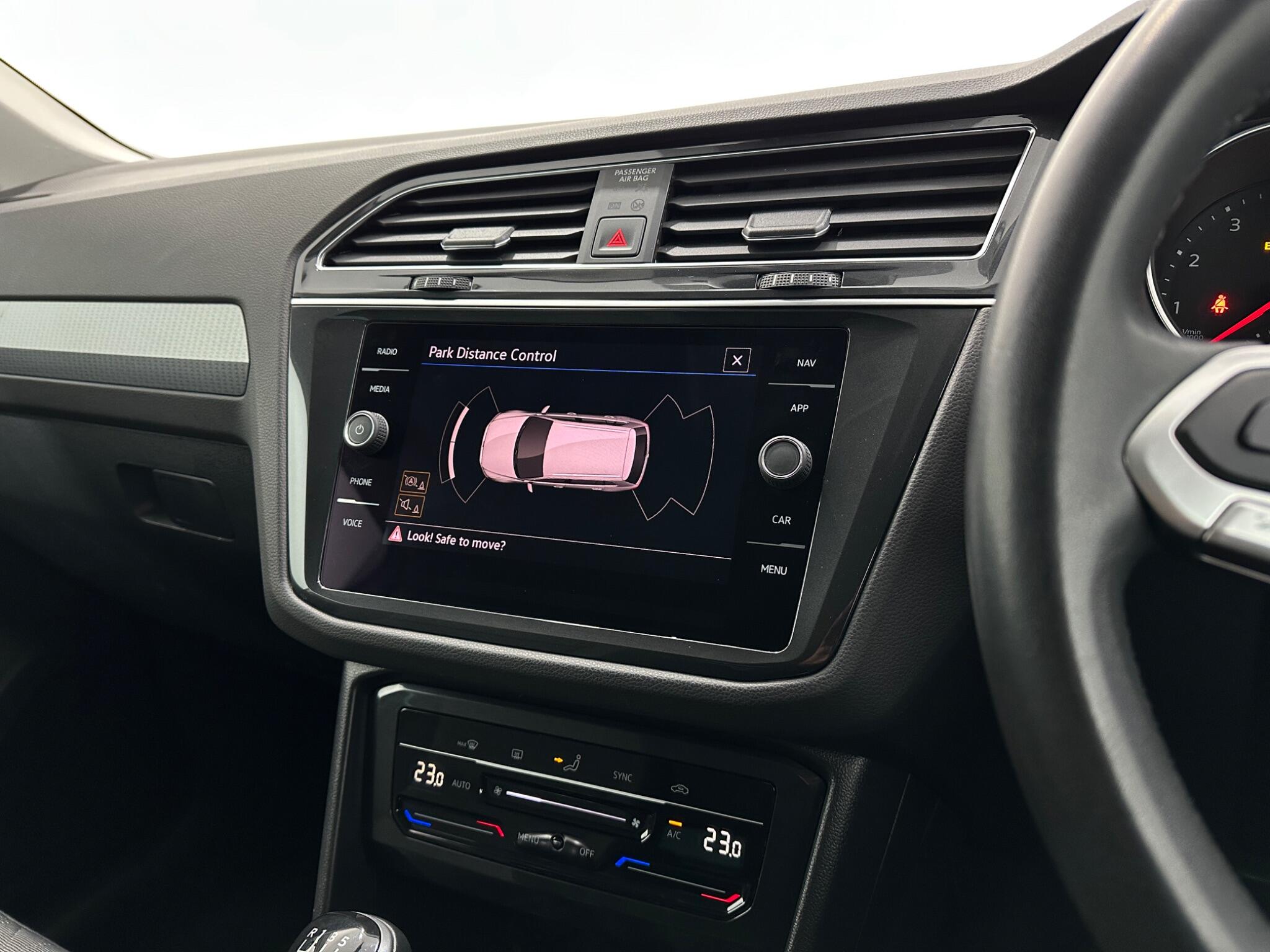 Volkswagen Tiguan view 21