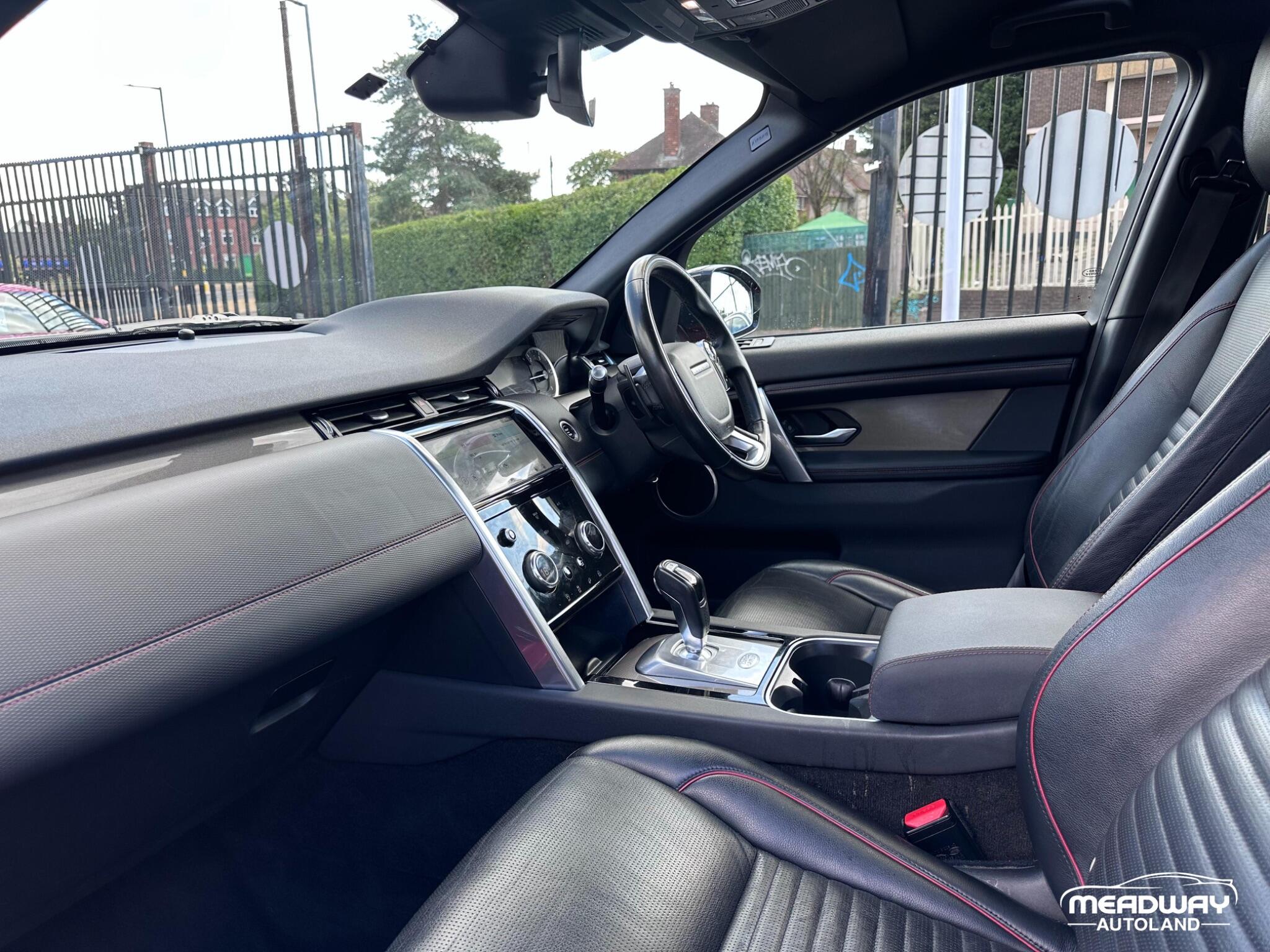 Land Rover Discovery Sport view 37