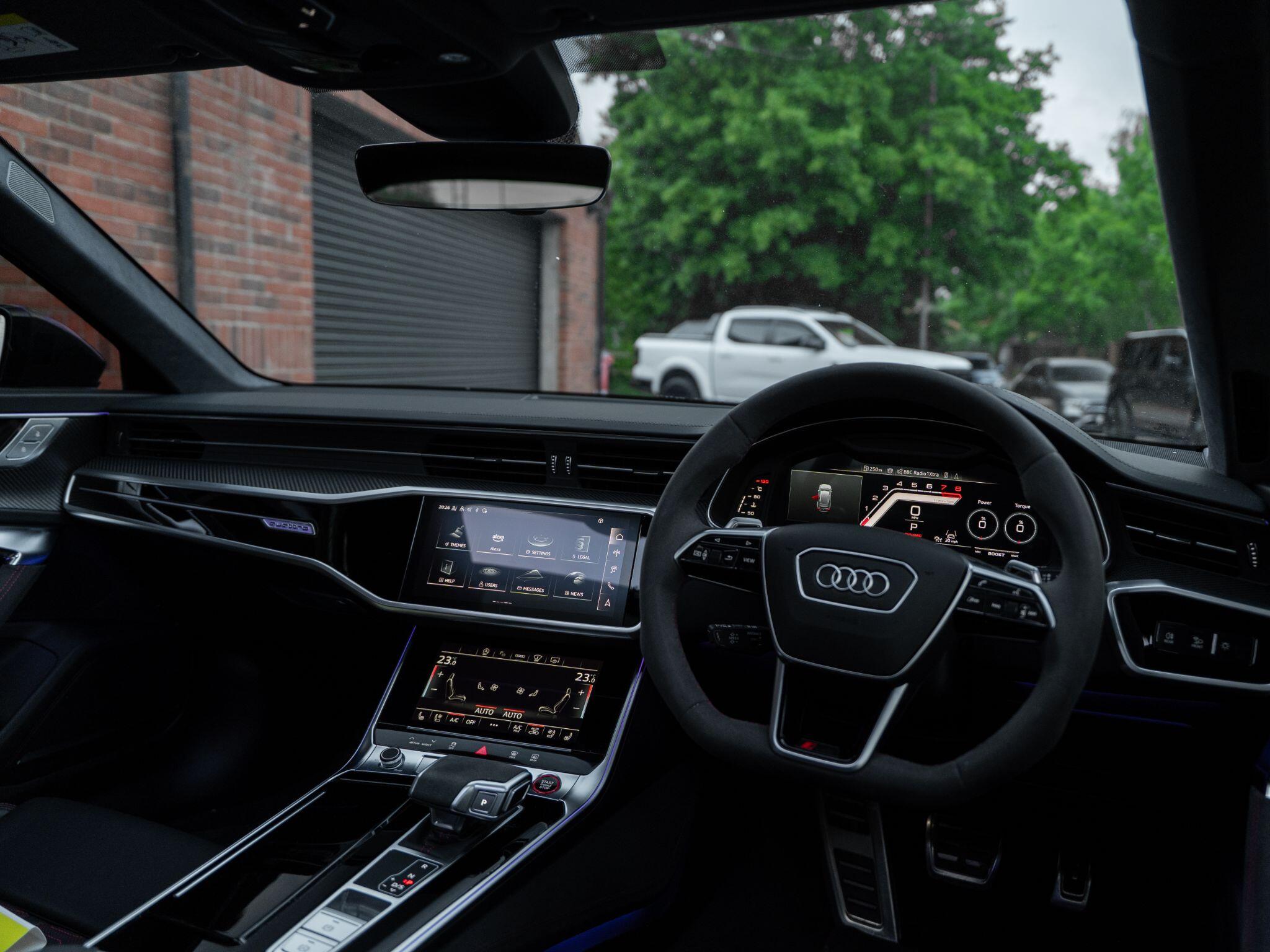 Audi RS6 Avant view 41