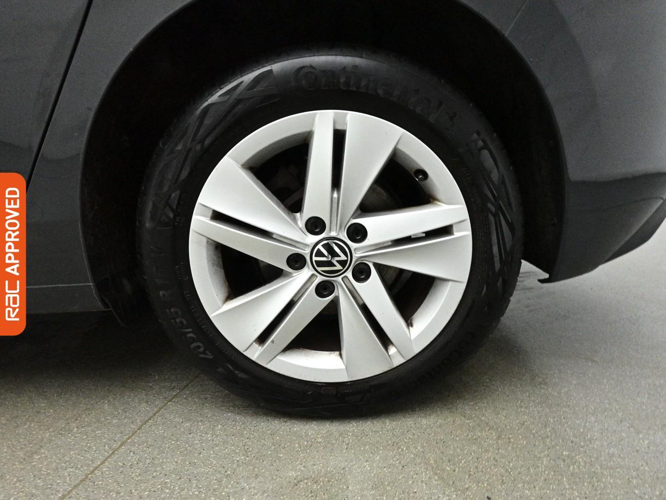 Volkswagen Golf view 25