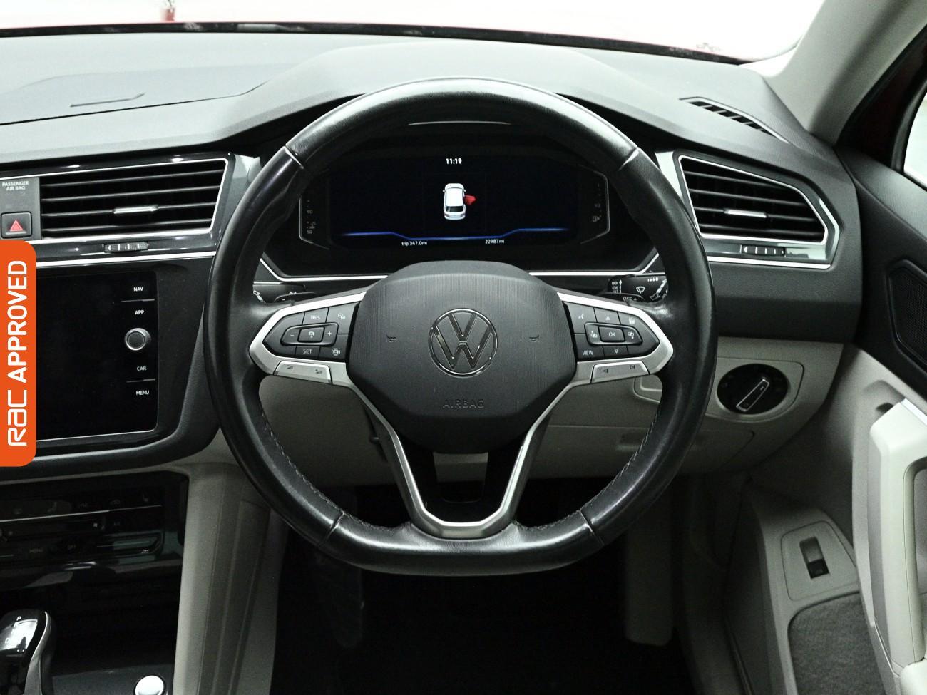 Volkswagen Tiguan view 9