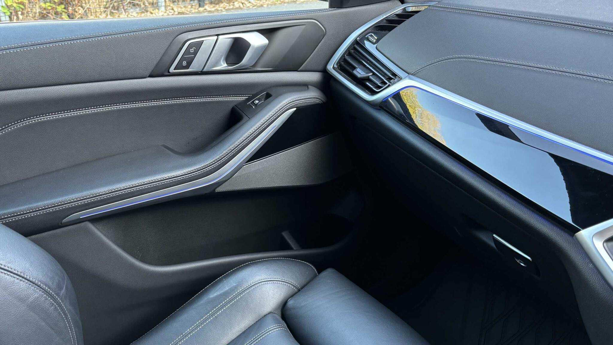 BMW X5 view 22