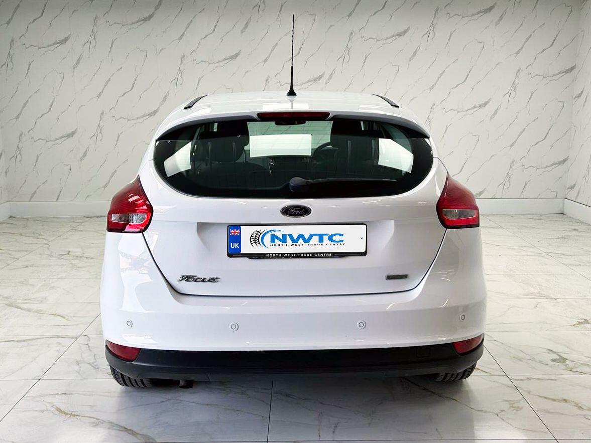 Ford Focus view 10