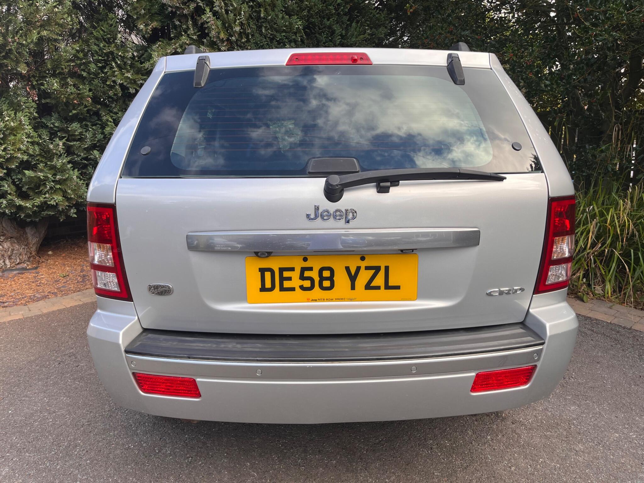Jeep Grand Cherokee view 10