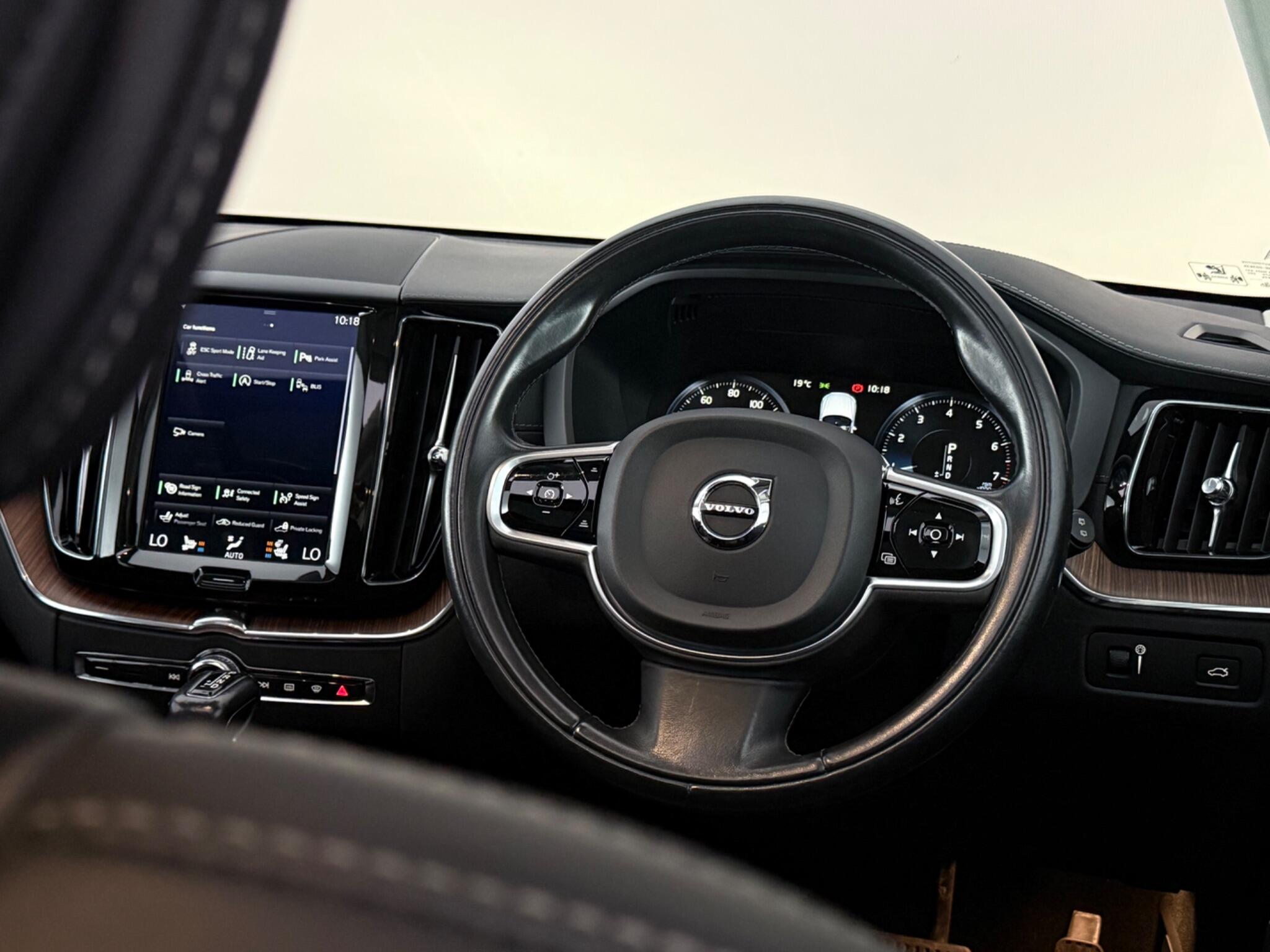 Volvo XC60 view 14